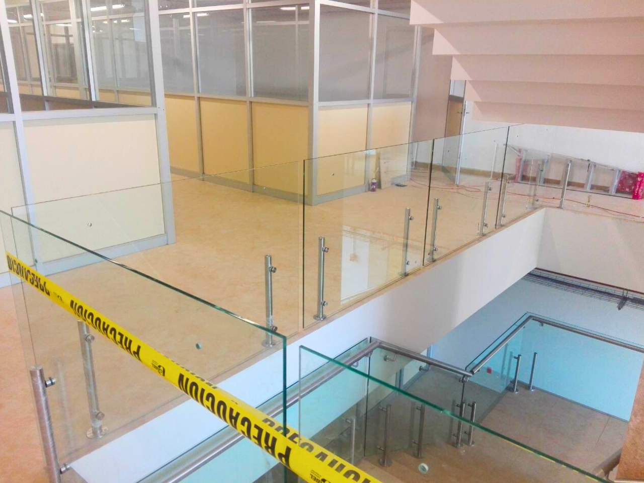 Barandales de acero inoxidable con vidrio